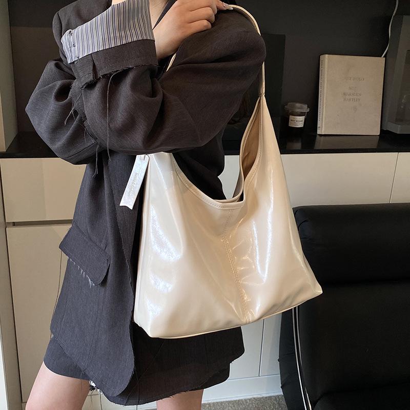 Large Capacity Tote Bag Women's New Casual Commuting Shoulder Underarm Bucket Bag