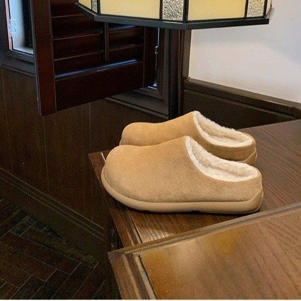 

Ленивый маленький картофель~ Плюшевые пушистые туфли для тепла, одна педаль Birkenstock полушлепанцы зимние ботинки женские 2025 зимние хлопковые туфли 35 малиновый