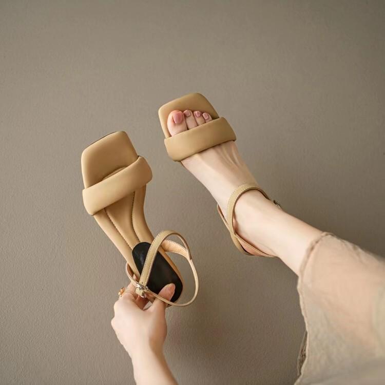 

Модный темперамент Французская женская обувь лето новый стиль цельнокроеный каблук модные универсальные сандалии с квадратным носком женские комфортные туфли 34