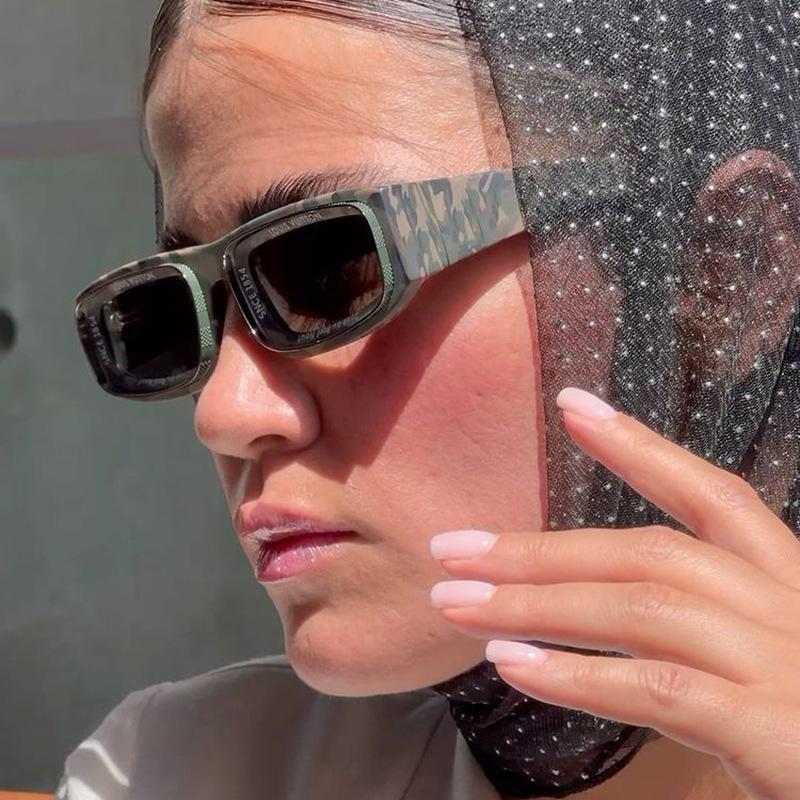 Женские солнцезащитные очки — фото 4