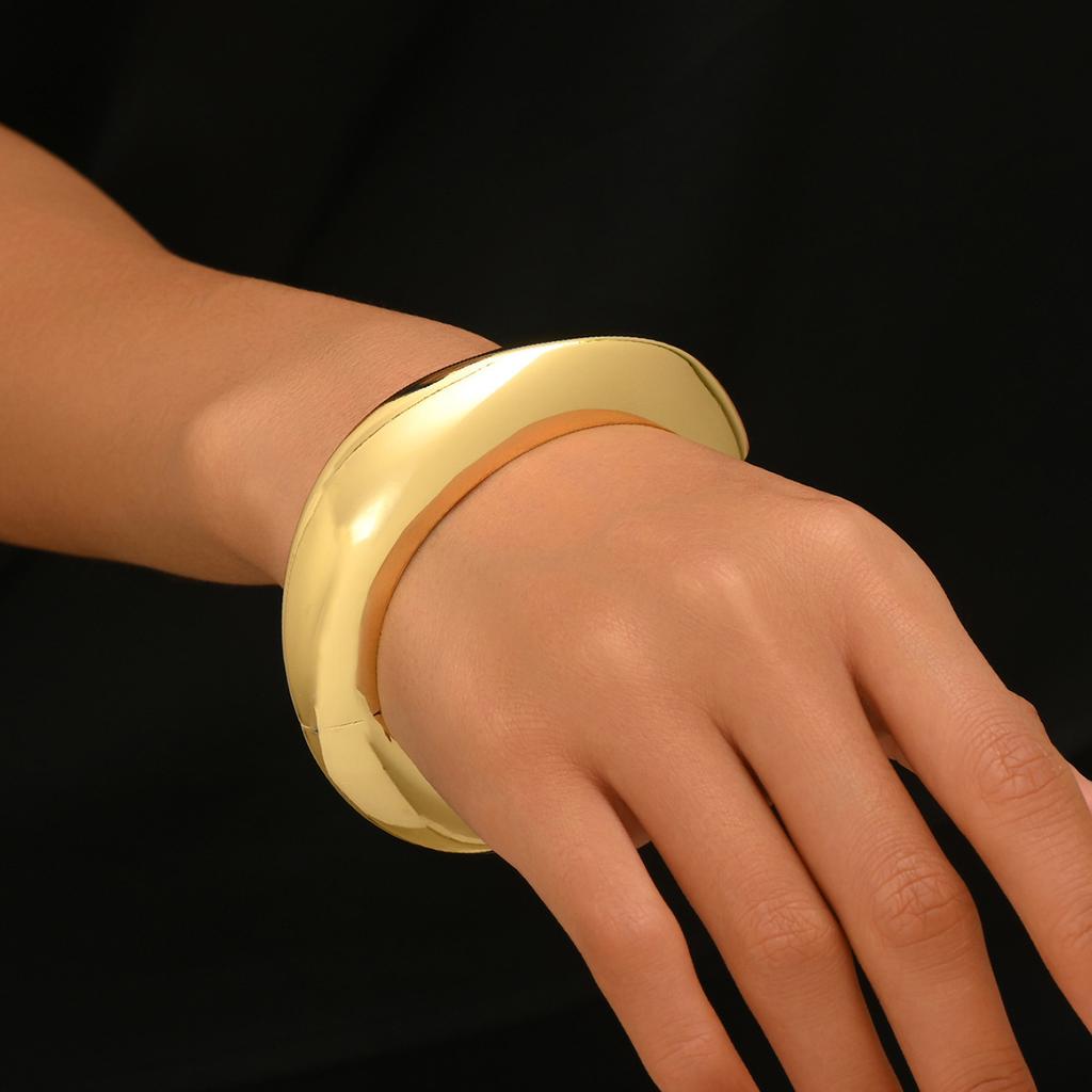 Wind Women's Light Luxury Bracelet, Personalized Glossy Design, Twisted Bracelet, Versatile, High-end Jewelry Women