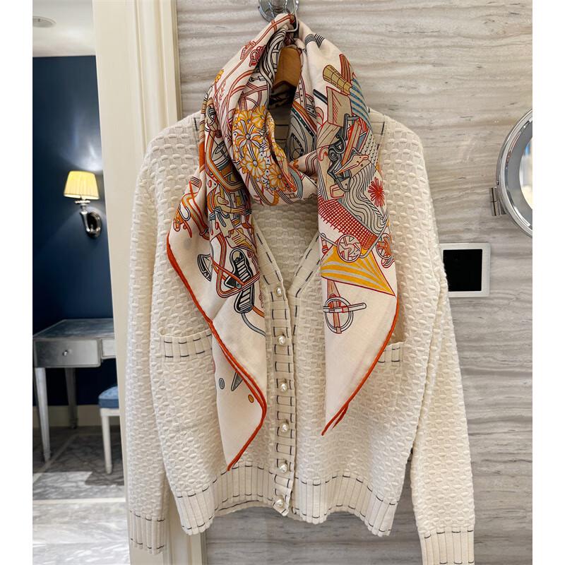 NINA SOLOR Soft Lamb Wool Square Scarf