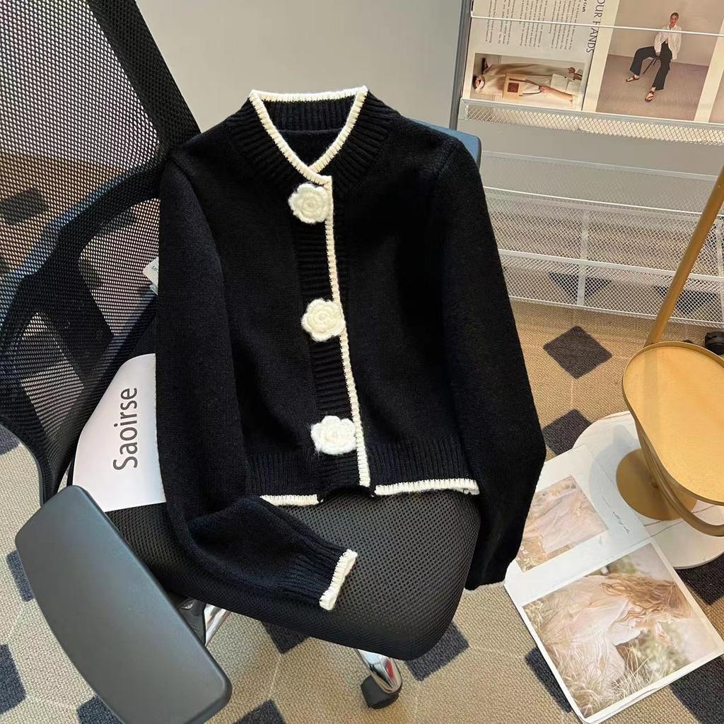 Women's New White Sweater for Autumn and Winter Small Thickened Knitted Cardigan Jacket Lazy Style