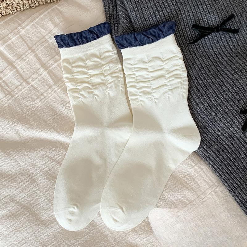 

Autumn and Winter Socks: Polka Dot Striped Women s Mid-calf Socks, Sweet Black Ear-rimmed Pile Socks 1 pair білий
