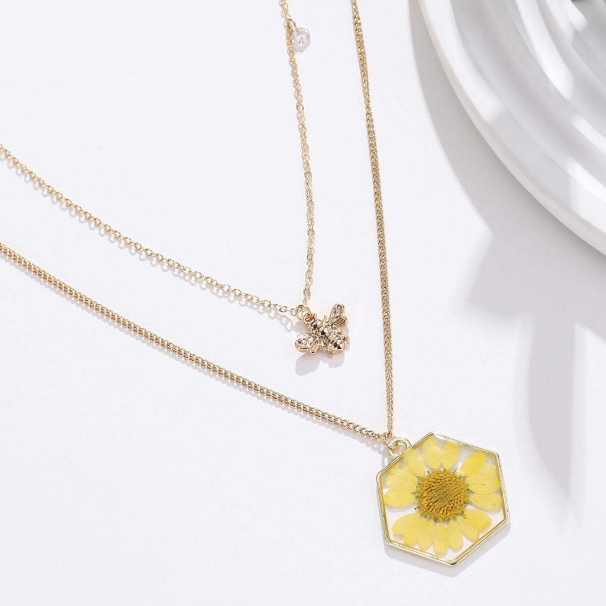 

Подвеска-кулон в два слоя «Пчела и ромашка» для женщин