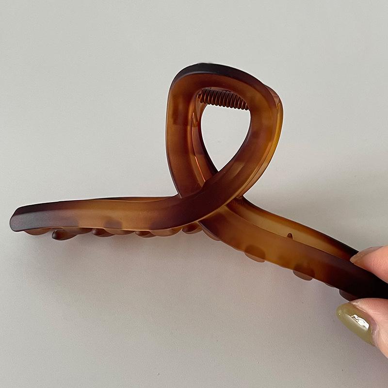 13cm Large Matte Resin Hair Claw Clip for Women - Retro Korean Style Hairpin