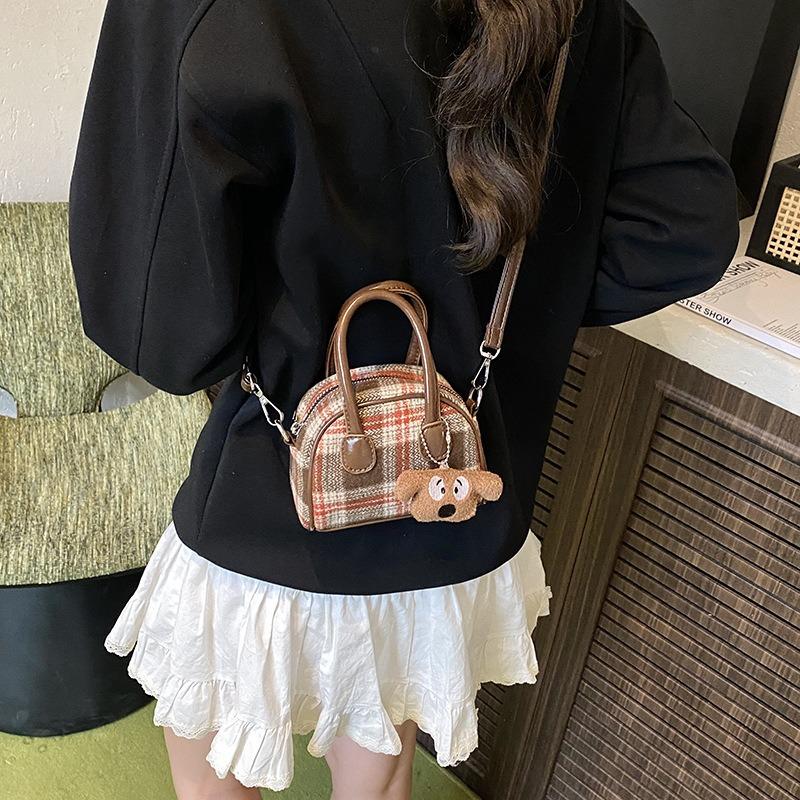 Hand bag women's new mini fashion shell bag summer niche single shoulder messenger bag
