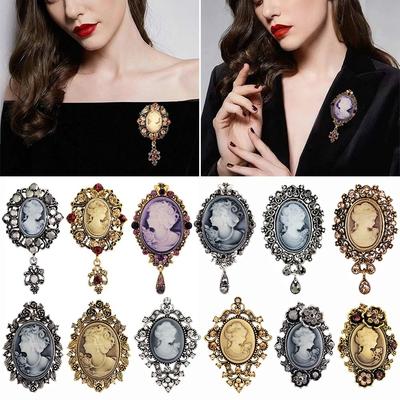 Broches et bijoux de corps