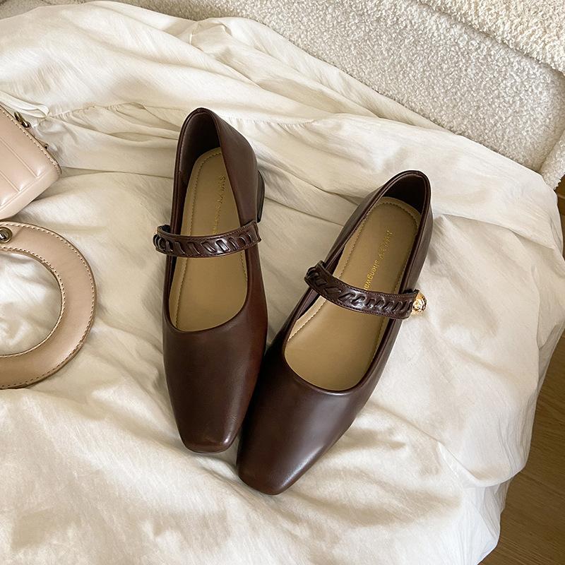 

Ретро туфли Мэри Джейн на низком каблуке и мягкой подошве, женские осенние новые, с юбкой, с маленьким квадратным носком, нежные, вечерние одинарные туфли 40 коричневый