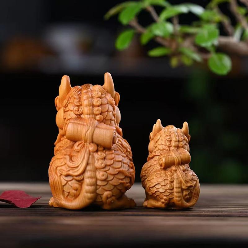 Rzeźba w drewnie Zatwierdzona przez maskotkę Qilin rzeźby figurki Rzeźba z litego drewna Urocza Dekoracja do domu pokoju biura bogactwa szczęścia Feng Shui