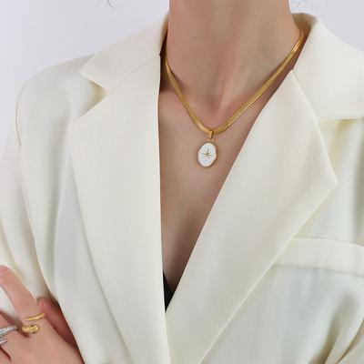 French Cold Wind Personality Versatile Flat Snake Chain Octagram Necklace Titanium Steel Plated 18K Gold Pendant Collarbone Chain