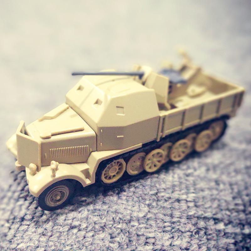 1/72 German SD.KFZ.7/2 Flak37 Half-track Anti-aircraft Armored Vehicle Military Model Toy Assembly A28