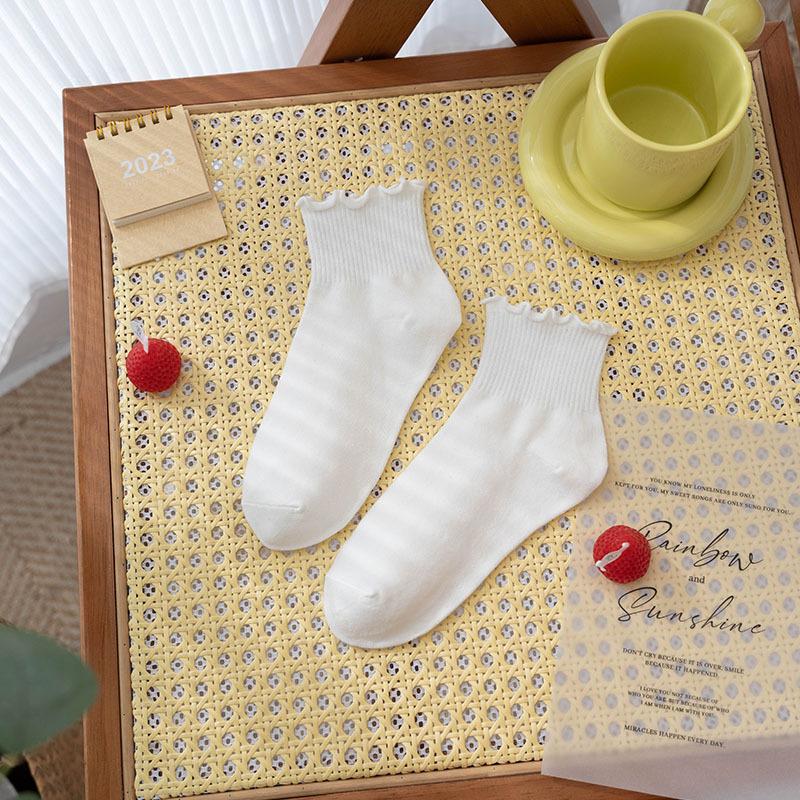 Chaussettes noires à bordure d'oreille, Chaussettes courtes pour femmes, Chaussettes d'été fines en coton, Chaussettes courtes en dentelle, Chaussettes polyvalentes unies pour le printemps et l'automne