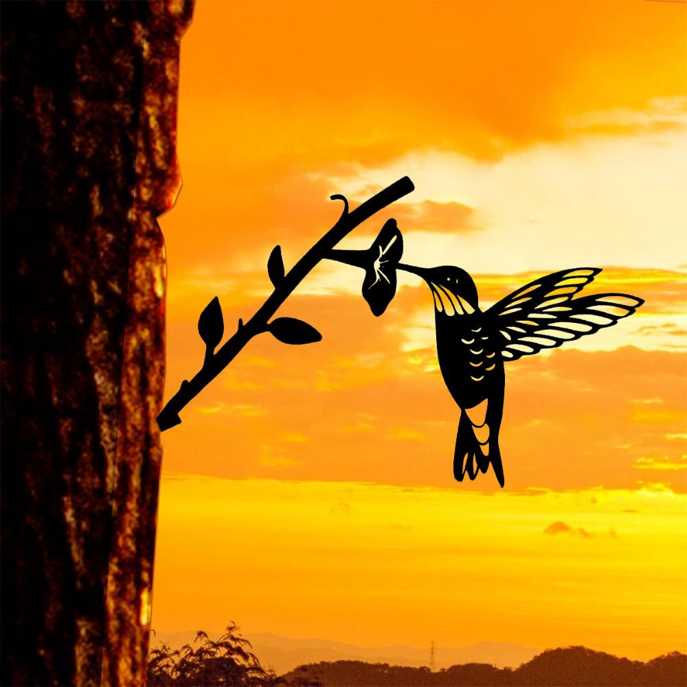 Stunning Hummingbird Silhouette Metal Decoration: Graceful Yard & Garden Ornament.A Touch of Elegance for Outdoor Spaces.