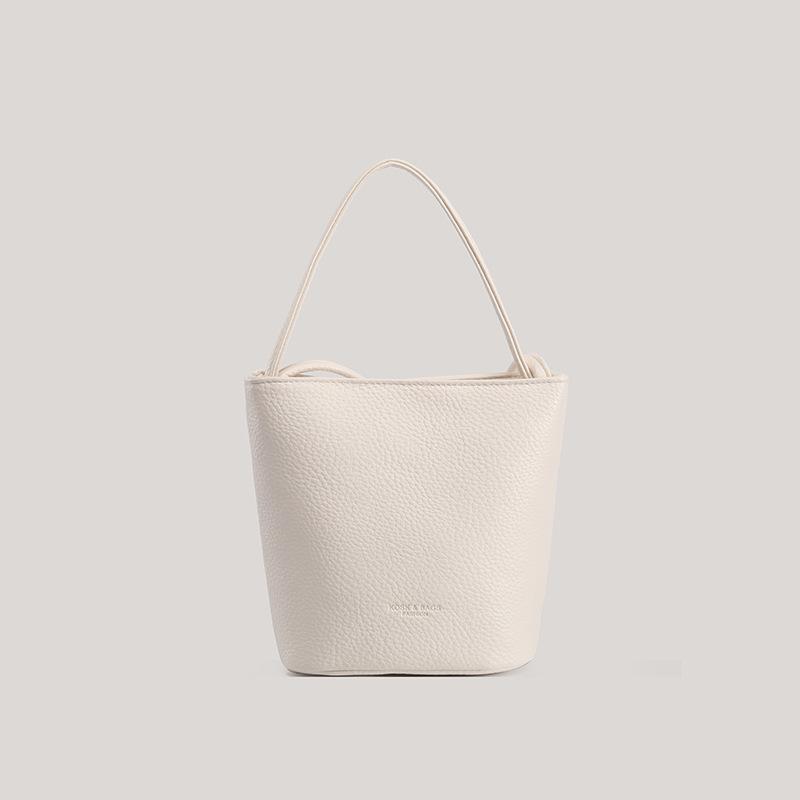 Hand Carrying Bucket Bag Women 2025 New Korean Version of Simple Casual Shoulder Bag Niche Trend Versatile Design Underarm Bag