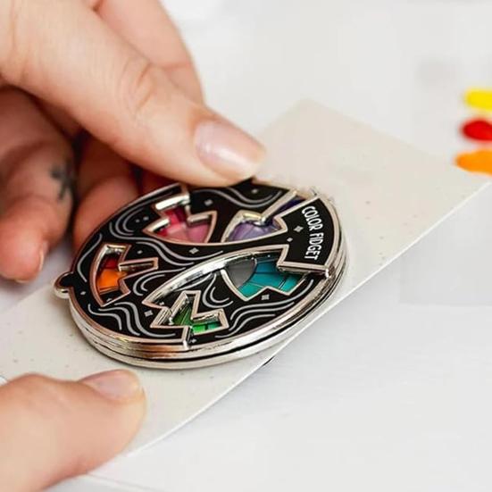 Barevný Fidget Smaltovaný Odznak 20barevný Fidget Spinner pro Umělce 3v1 Odznak Klíčenka Magnet pro Úlevu od Úzkosti