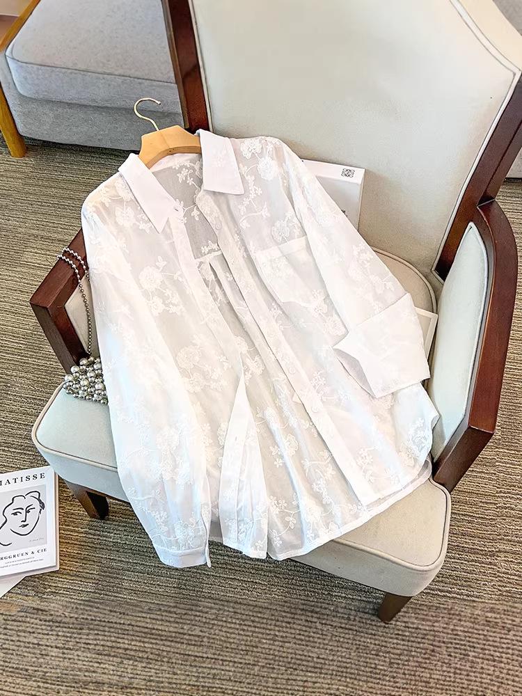 Plus Size Women's Long-Sleeved Summer Shirt - Slimming, Fresh, and Casual Design for 300 Jin 