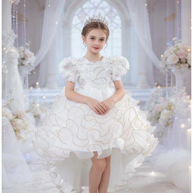 Rochie elegantă pentru copii cu mâneci bufante, broderii, o trenă și o fustă de prințesă pe straturi – perfectă pentru petreceri de ziua de naștere și ca rochie de domnișoară de onoare