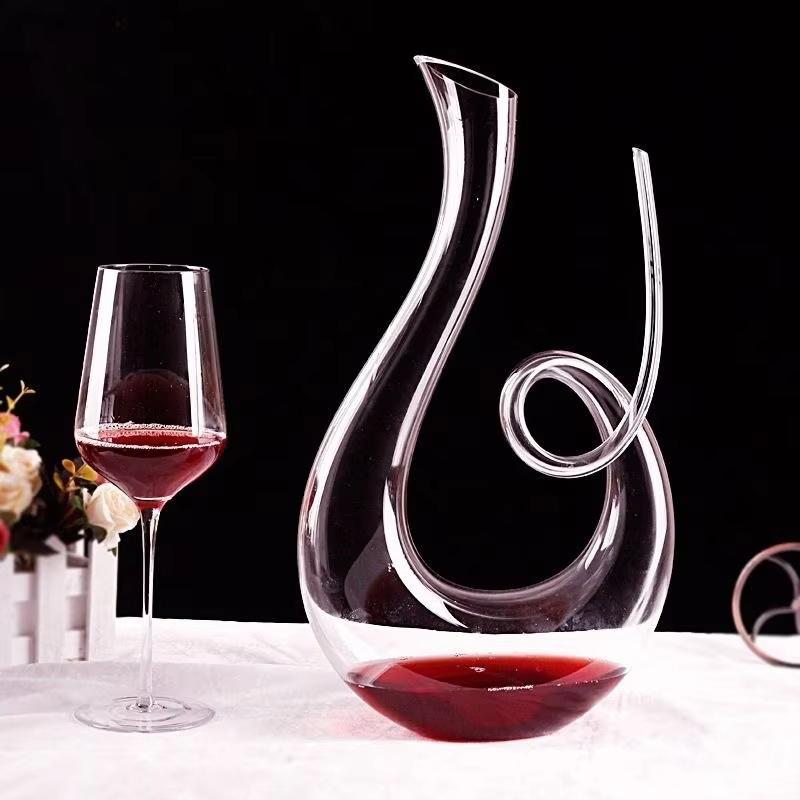 Crystal U-shaped Big Decanter Handmade Crystal Red Wine Brandy Champagne Glasses Decanter Bottle Jug Pourer Aerator Family Bar