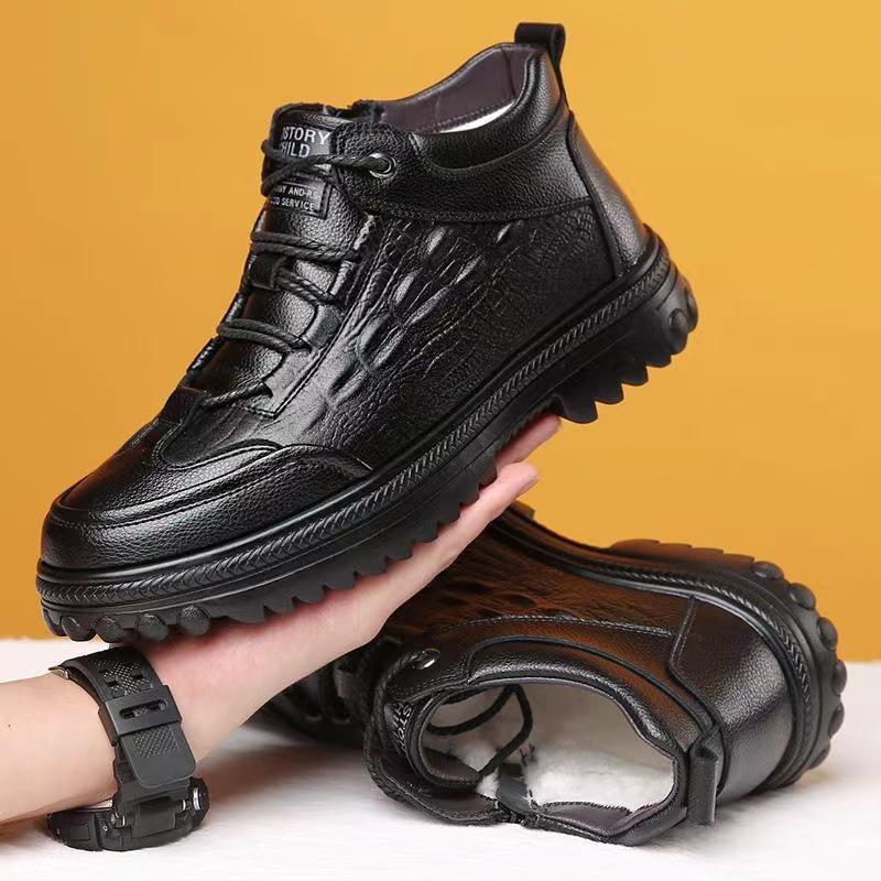 Men's High-Top Leather Boots: Warm, Trendy, Thick-Soled, Lace-Up, Velvet-Lined for Casual Autumn and Winter Wear.