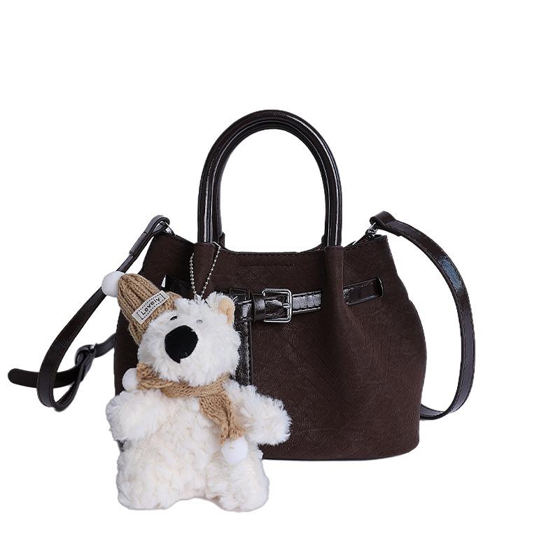 Fashion portable bucket bag women's 2026 spring new niche commuter texture shoulder messenger bag