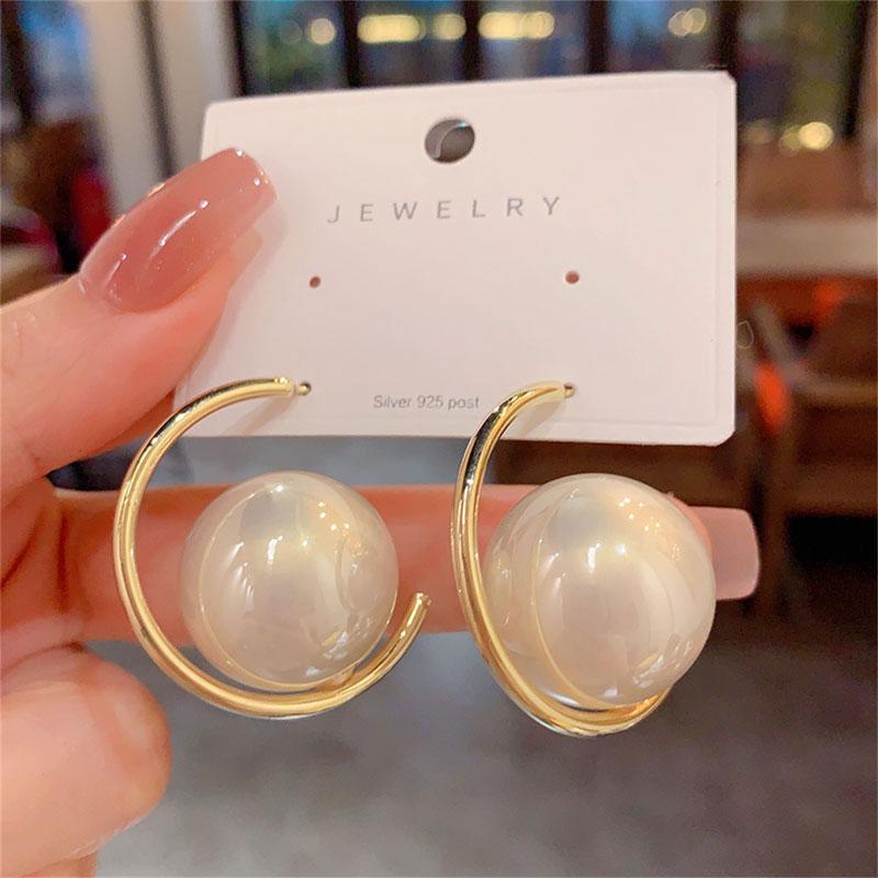 Big Pearl C-Shaped Hoop Earrings For Women Girl Simple Fashion Design Exaggerated Metal Party Jewelry Gifts New