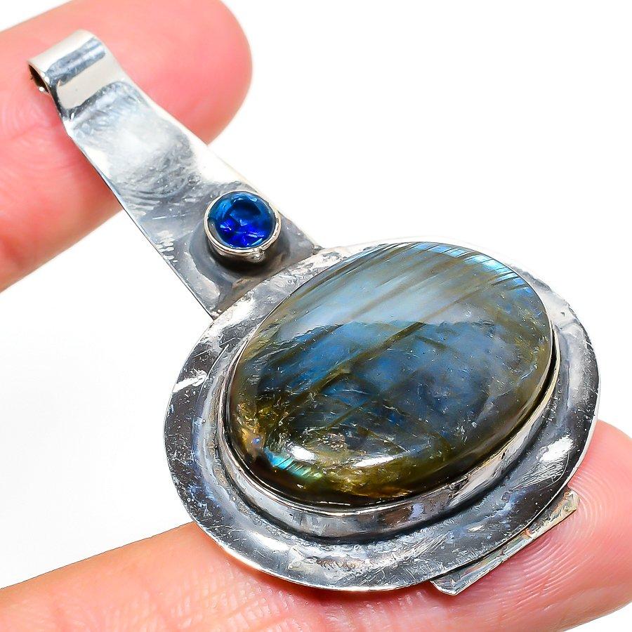 

Natural Labradorite, Topaz Gemstone 925 Sterling Silver Pendant 2.29 R0R94