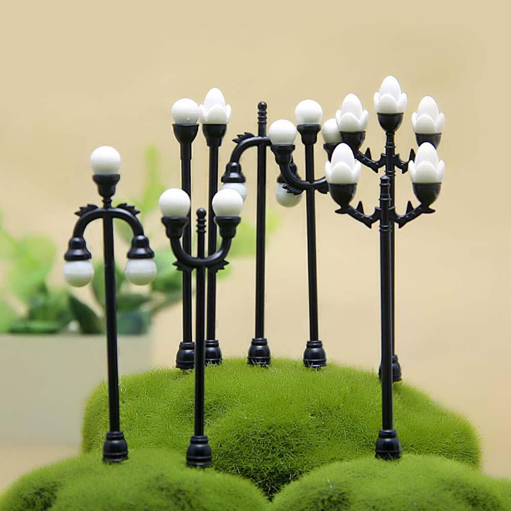 Retro Mini Street Lamp Miniature Garden Ornament Streetlight Figurines Fairy Garden Decoration Resin Craft Micro Landscaping