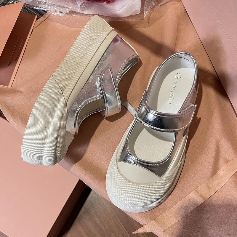 Zhao Ruth has the same platform Mary Jane shoes for women's summer 2025 new muffin big head ugly cute single shoes versatile little white shoes