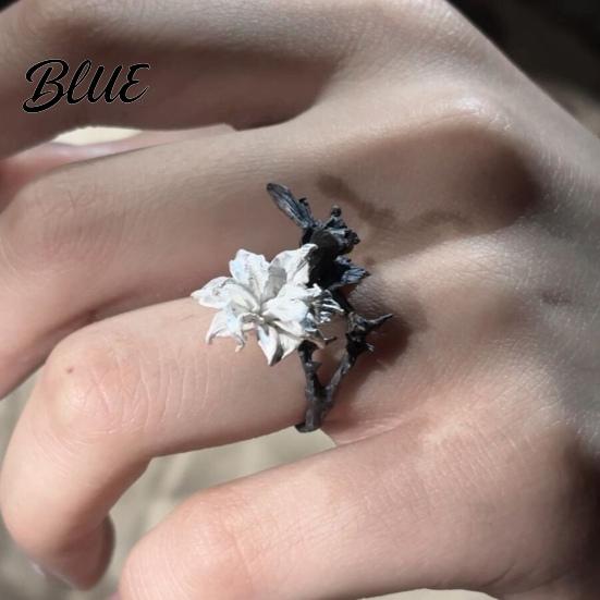 Flower Shape Ring Women Black And White Contrast Color Stramonium