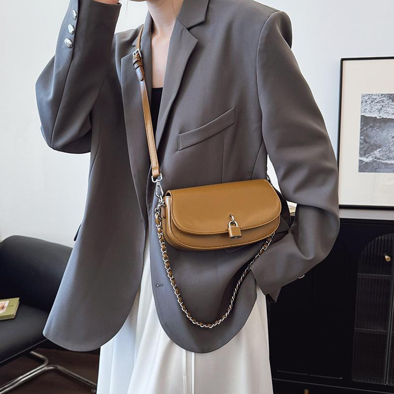 New fashion niche chain saddle bag versatile shoulder crossbody trendy women's bag
