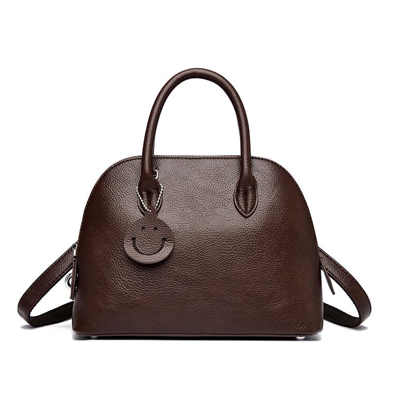 A Fashionable Single-shoulder, Crossbody, Hand-held Shell Bag with A Large Capacity for Commuting