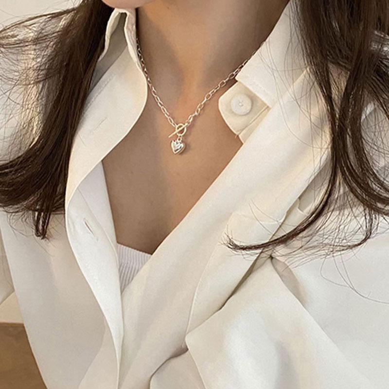 Simple Metal Style Silver Color Buckle Love Heart Pendant Necklace for Women Fashion Accessories Charm Clavicle Chain Jewerly