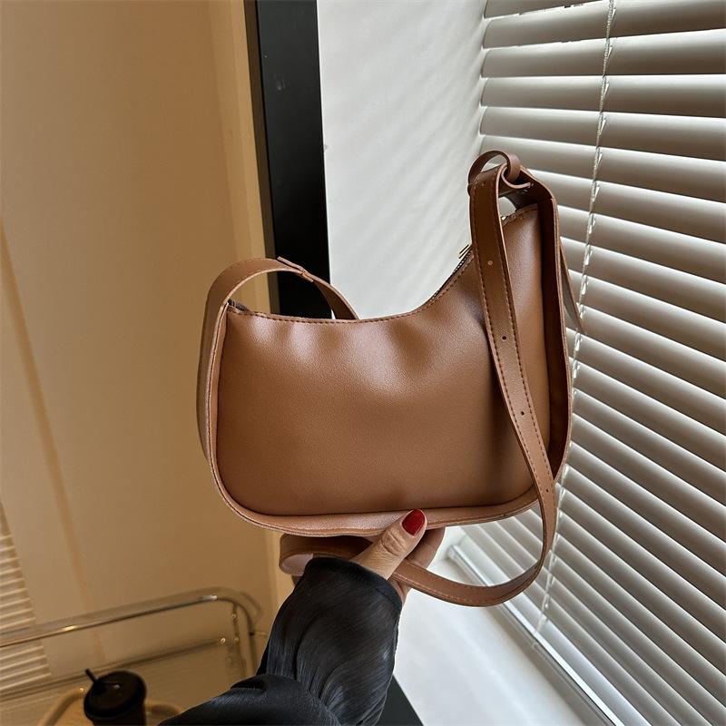 

Суцільна кольорова текстура проста модна сумка через плече 2024 осінь нова повсякденна сумка в іноземному стилі Корейська версія невеликої квадратної сумки Tide світло-коричневого кольору