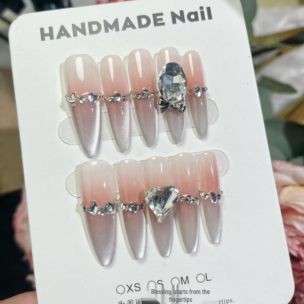 

Ручная работа, прозрачный персиковый градиент, кошачий глаз, жемчужные ногти с акцентами из дробленого бриллианта Large