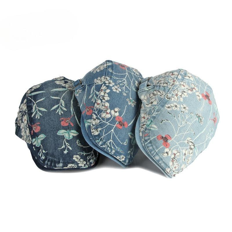 Women's Ethnic Floral Print Beret Vintage Washed Denim Flat Cap British Retro Newsboy Hat Fashion Duckbill Cap Casual Forward Hat Adjustable