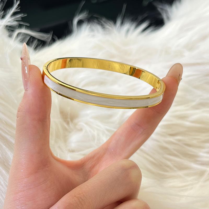 Titanium steel bracelet gold high version temperament zircon bracelet women's light luxury fashion elegance does not fade simple bracelet