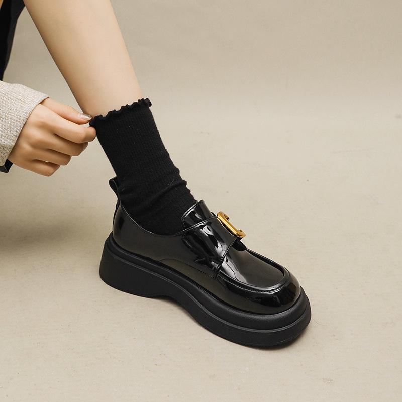 

Детские новые туфли для принцессы 40