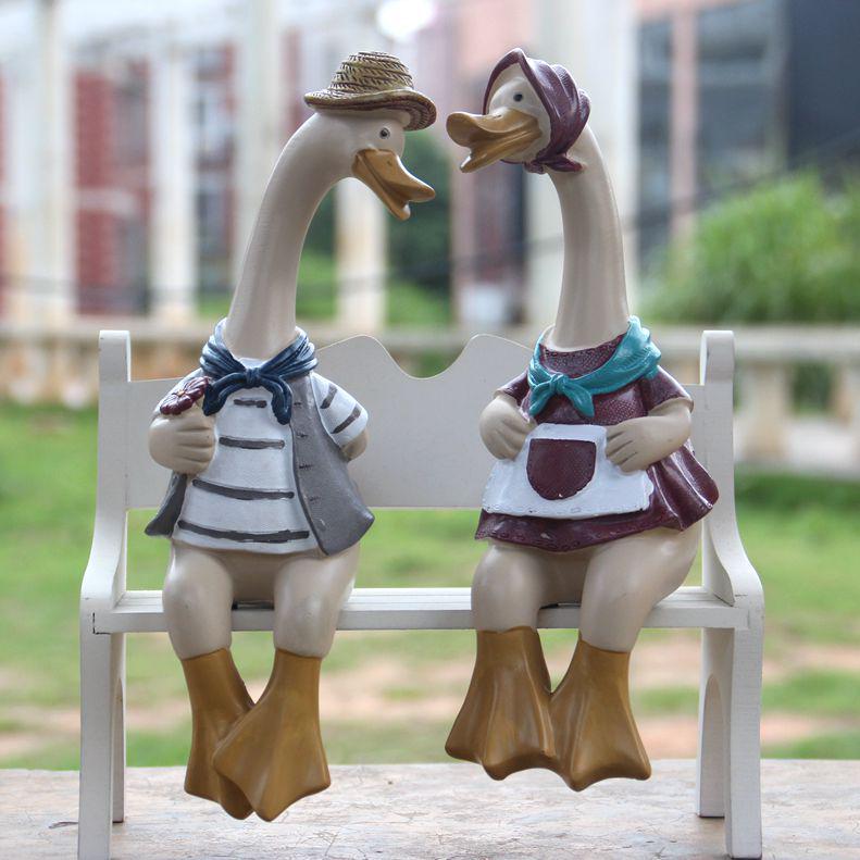 Resin Figurine Set: Cartoon Duck Couple for Home and Garden Decor