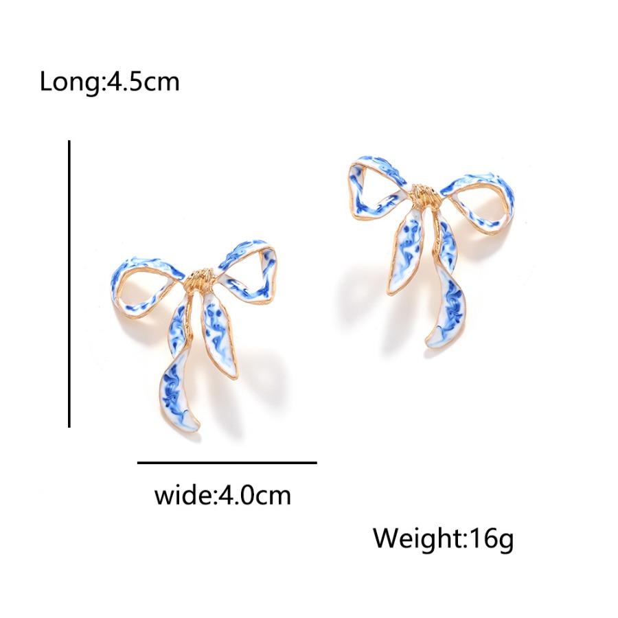 2pcs Fashionable and Elegant Bow-Shaped Earrings with a Simple Blue and White Porcelain Pattern Design.