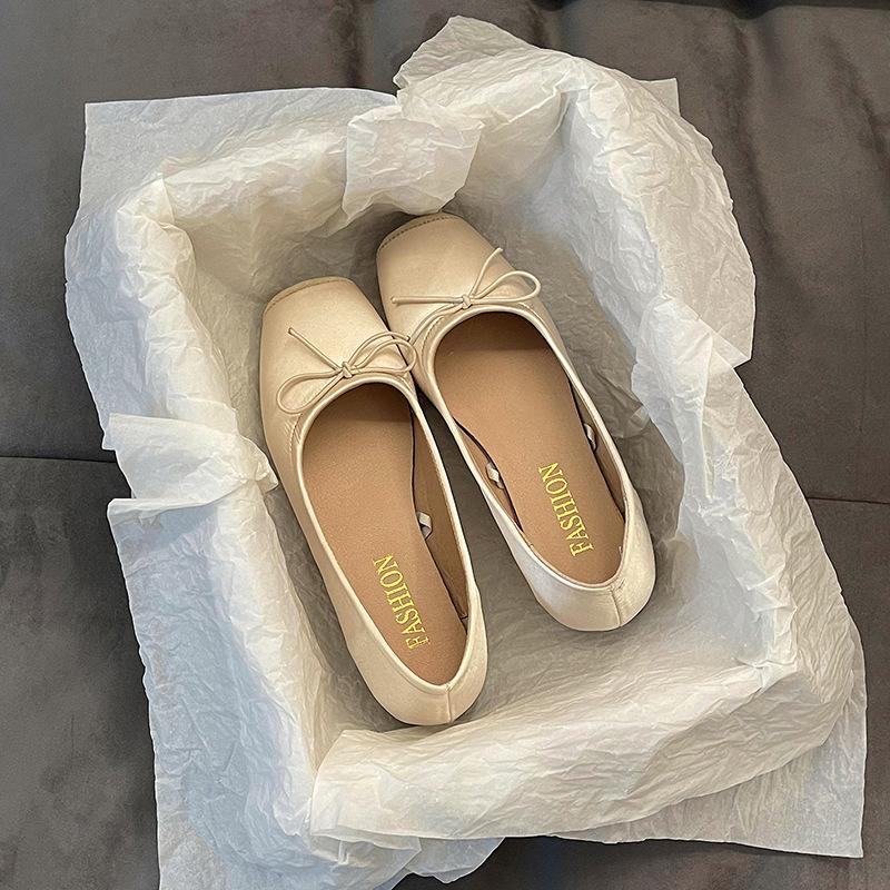 

Square head flat sole shoes women s pink Mary Jane shoes small fragrant spring and summer casual French new ballet shoes shallow mouth 35