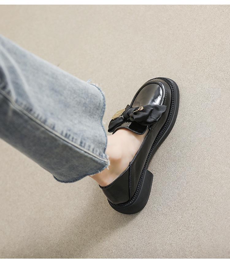 Weiwei Girl 600-32 Vintage Černé Mašličkové Kožené Mokasíny - Dámské Boty na Silné Podrážce na Jaro/Podzim