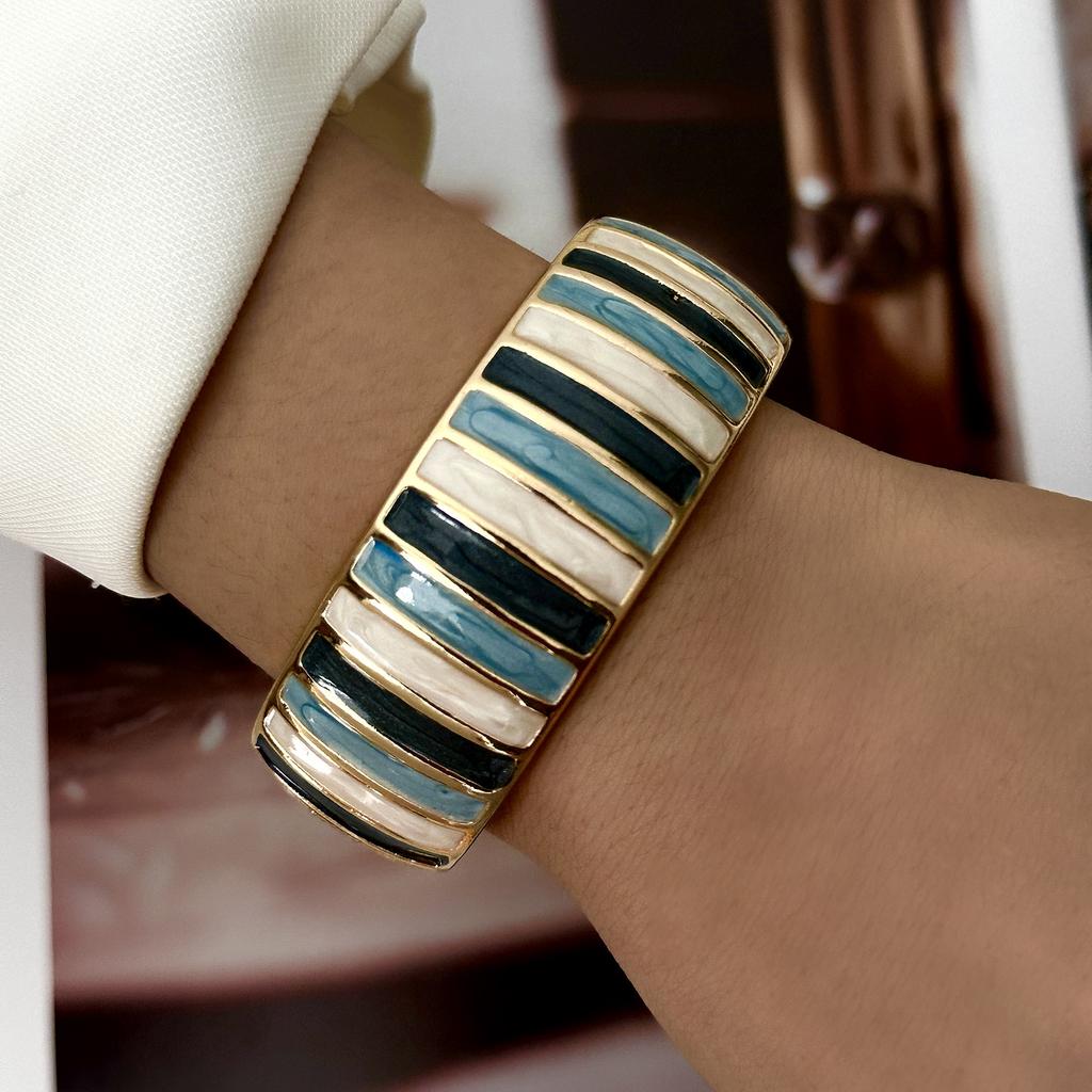 Vintage Punk Enamel Dripping Oil Cuff Bangles For Women Floral Rhinestone Exaggerated Geometric Bracelet Party Aesthetic Jewelry