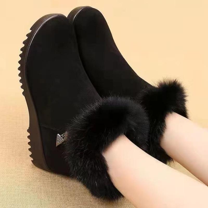 Winter mother cotton shoes old Beijing non-slip soft sole medium and old velvet thickened fashion boots warm elderly women's fashion boots