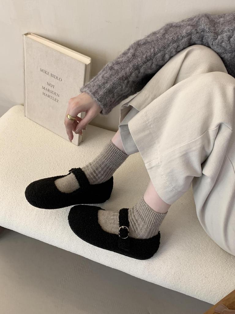 Foreign-feeling fluffy shoes for women to wear French new autumn and winter retro temperament flat-bottomed Mary Jane fluffy shoes