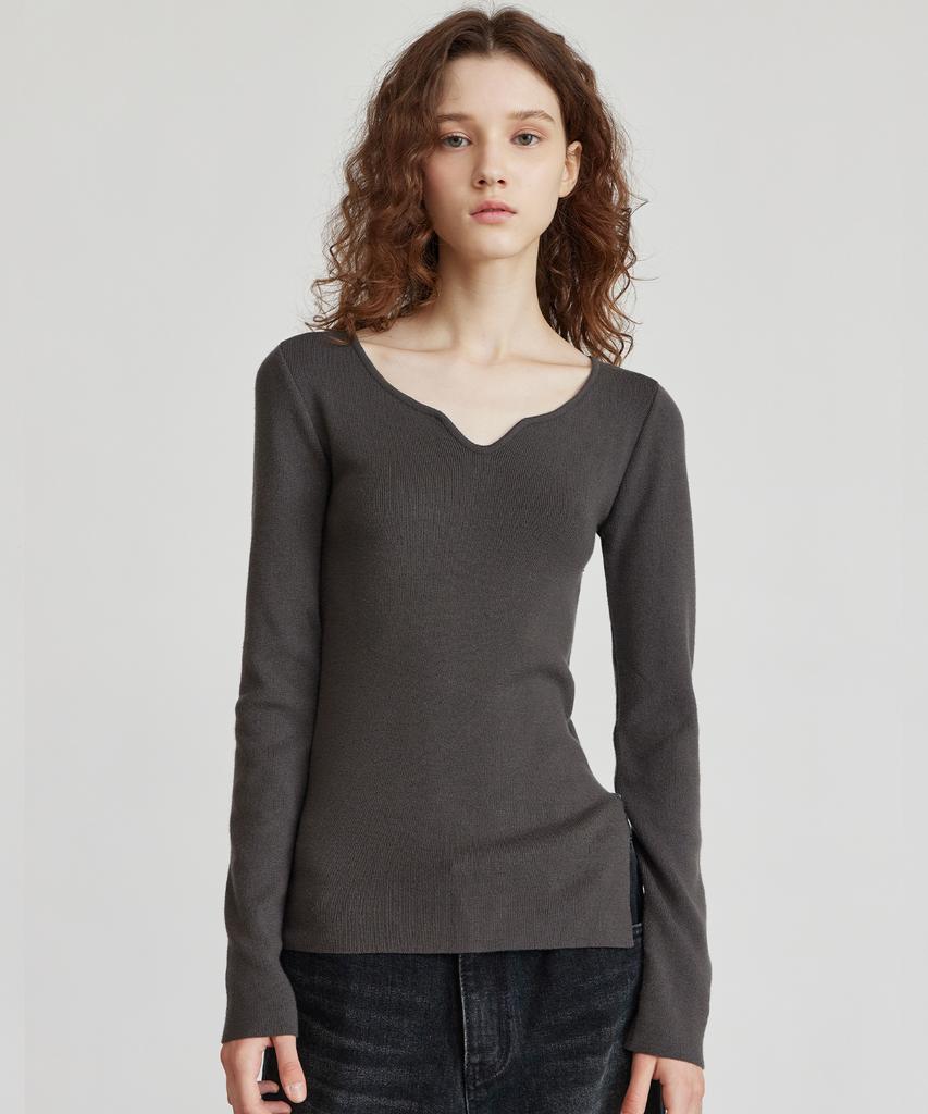 ITOV SEOUL Ribbed V-Neck Knit Ch