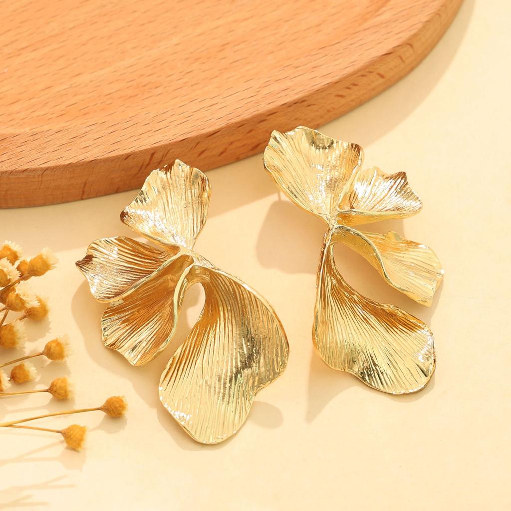 Simple Women's Flower Earrings Personalized Metal Wind Multi-layer Niche Design Stud Earrings Petal Earrings