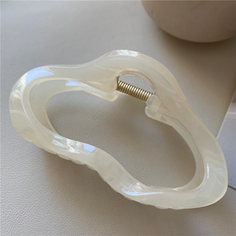 Irregular Hollow Out Hair Claws Clips for Women Girls Tortoiseshell Large Crab Shark Clamps Barrettes Clips Hair Accessories
