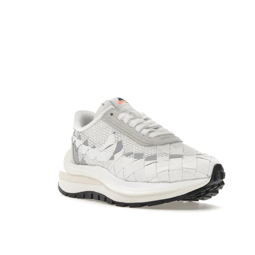 Nike Jean Paul Gaultier X Sacai X VaporWaffle Woven White Unisex Sneakers Sail DR5209-100