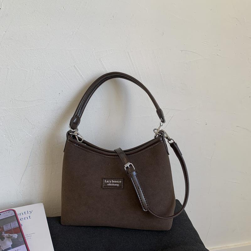 Retro Bag Women's Autumn and Winter 2025 New Versatile Casual Shoulder Messenger Bag Popular Bucket Bag This Year